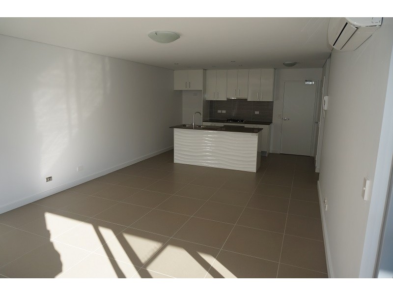 25/10-12 Batley Street, Gosford NSW 2250