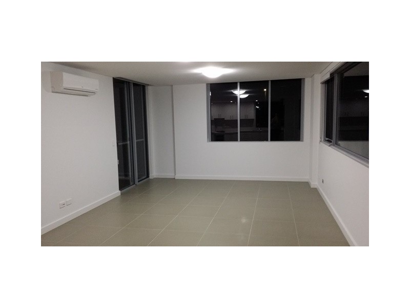 21/10-12 Batley Street, Gosford NSW 2250