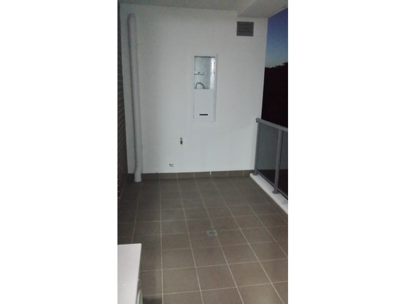 21/10-12 Batley Street, Gosford NSW 2250
