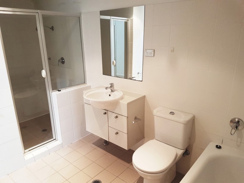 404/80 John Whiteway Drive, Gosford NSW 2250