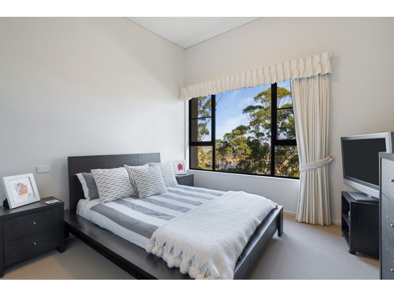 3/84 John Whiteway Drive, Gosford NSW 2250