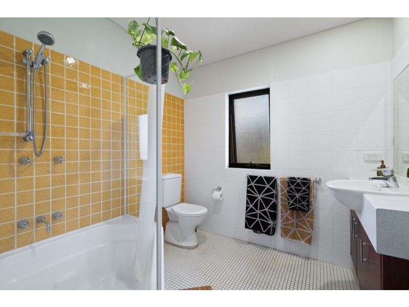 3/84 John Whiteway Drive, Gosford NSW 2250