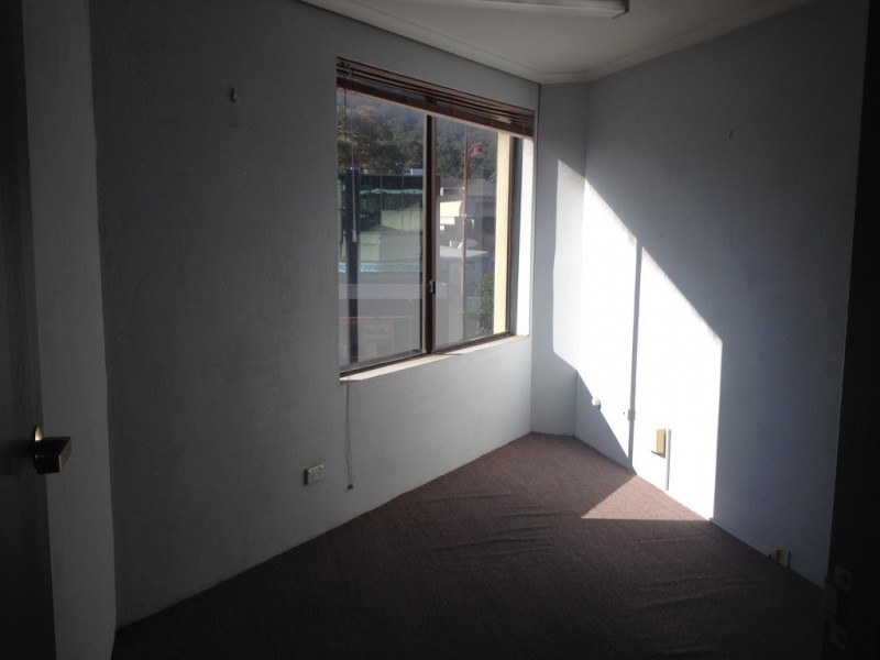 4/2-4 Burns Crescent, Gosford NSW 2250