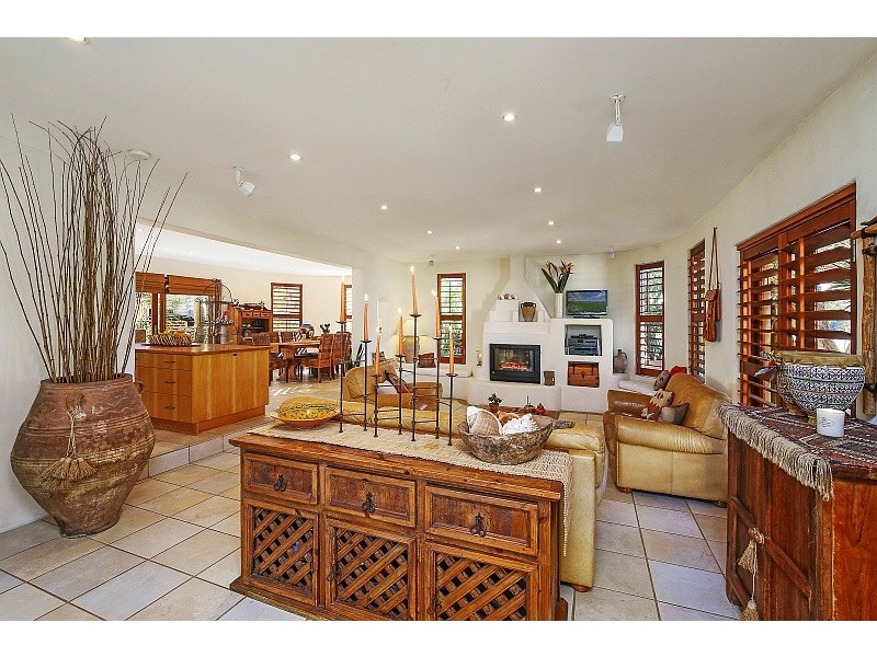 11 Remembrance Drive, Wamberal NSW 2260