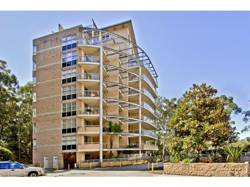 422/80 John Whiteway Drive, Gosford NSW 2250