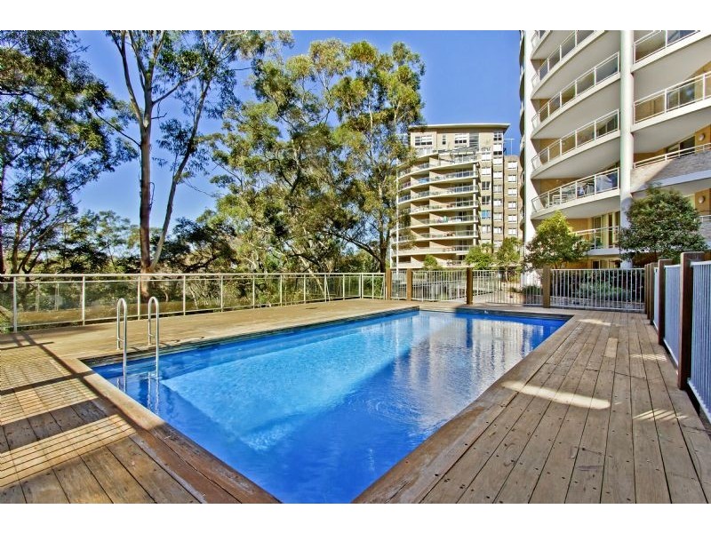 422/80 John Whiteway Drive, Gosford NSW 2250