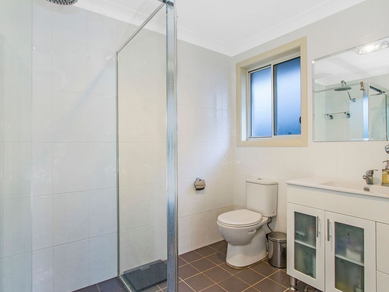 77 Deane Street, Narara NSW 2250