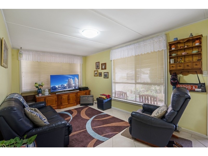 10 Cary Street, Wyoming NSW 2250