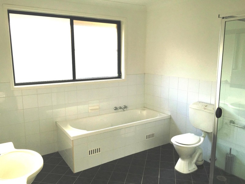 4/164 Albany Street, Point Frederick NSW 2250