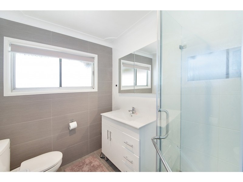 77 Georgia Avenue, Wyoming NSW 2250