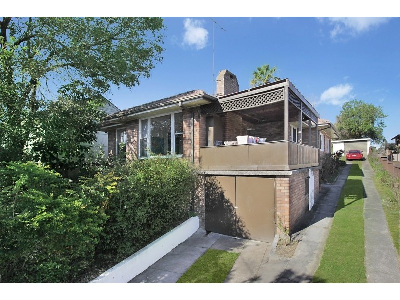 9 York Street, Point Frederick NSW 2250