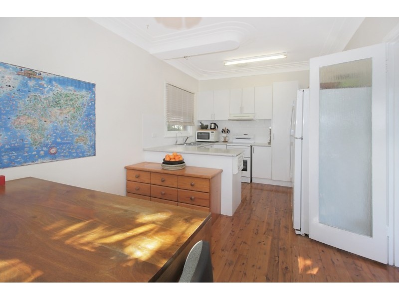 9 York Street, Point Frederick NSW 2250