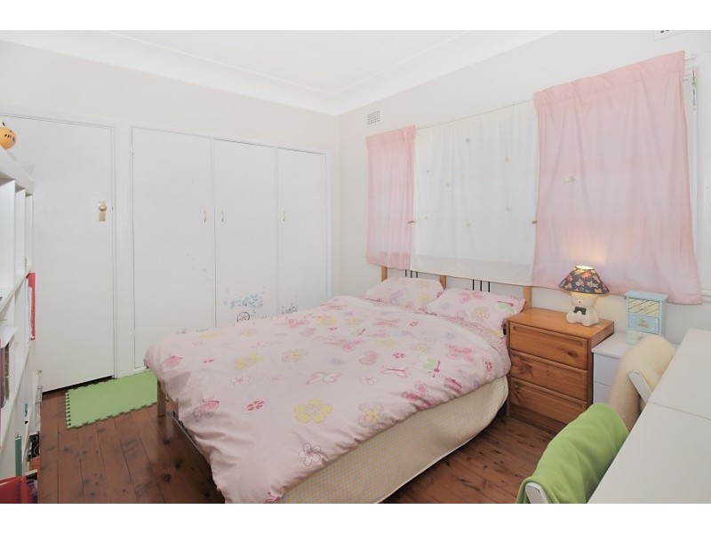 9 York Street, Point Frederick NSW 2250