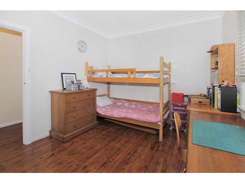 9 York Street, Point Frederick NSW 2250