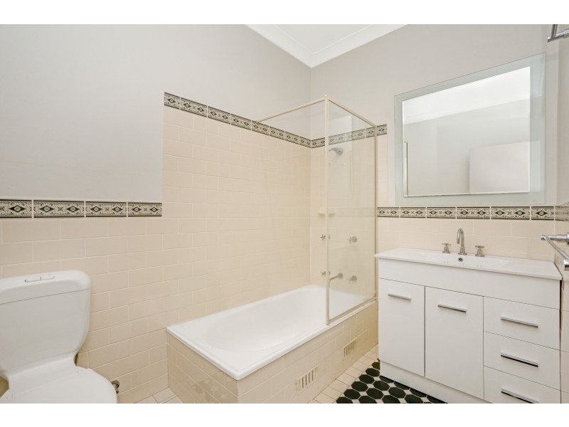 3 Orange Parade, Wyoming NSW 2250