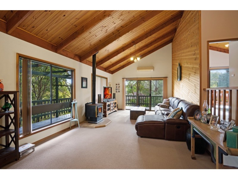 16 The Outlook, North Gosford NSW 2250