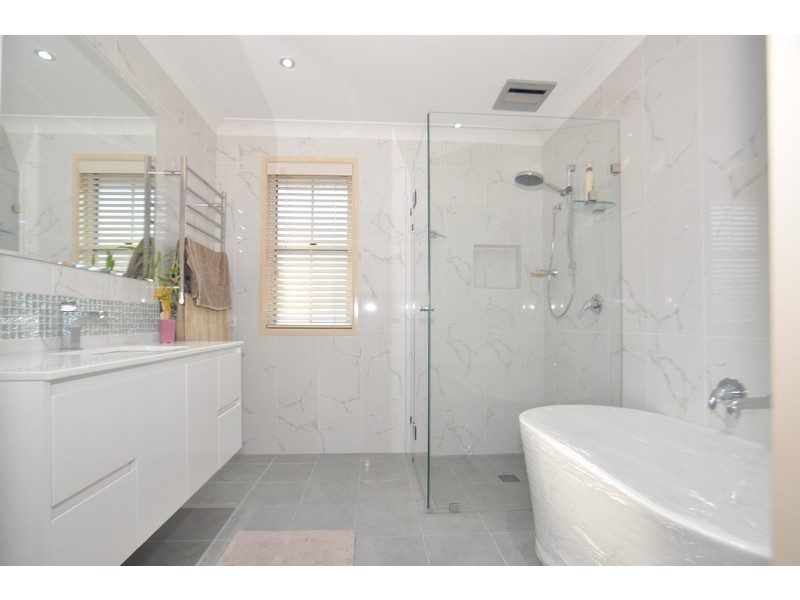 18/11 Berrys Head Rd, Narara NSW 2250