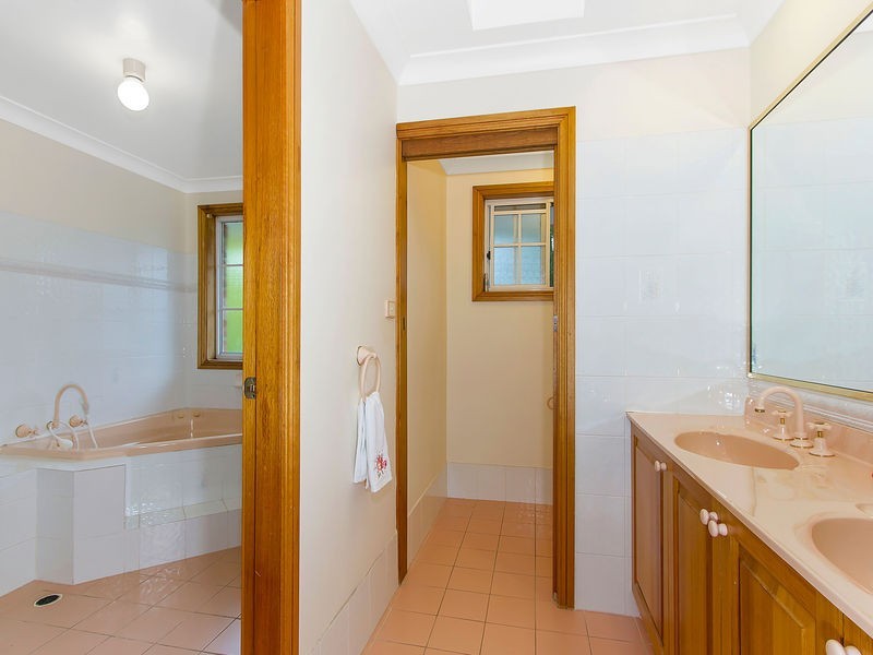 7 Cambourn Drive, Lisarow NSW 2250