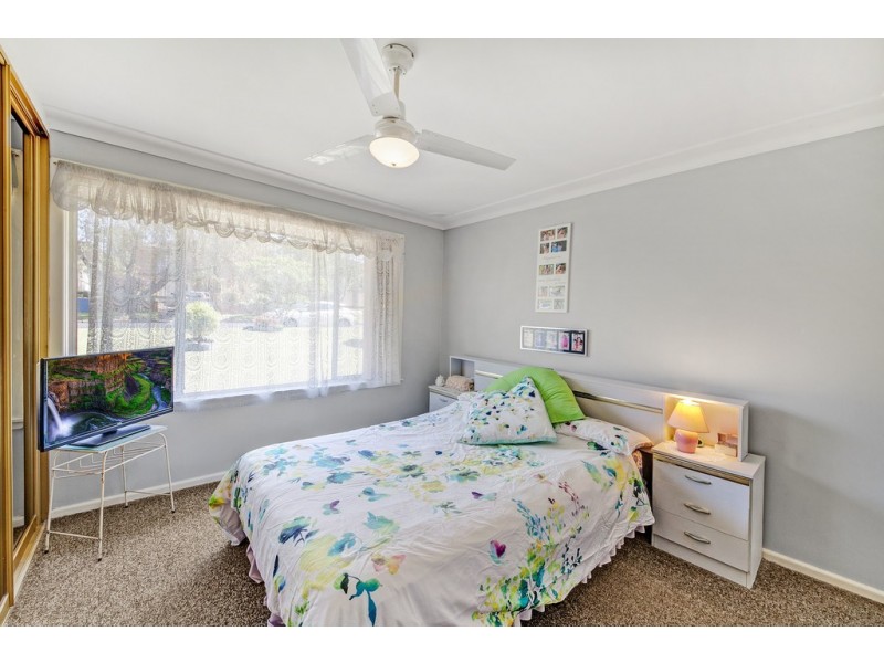 12 Booth Street, Wyoming NSW 2250