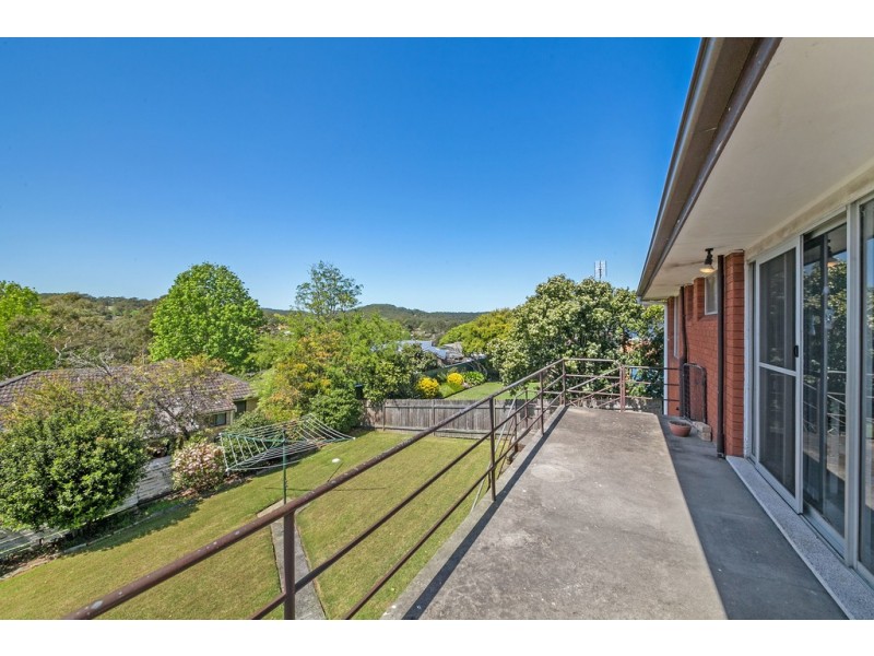 12 Booth Street, Wyoming NSW 2250