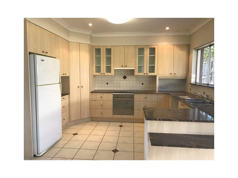 6 Mindaree Avenue, Wyoming NSW 2250