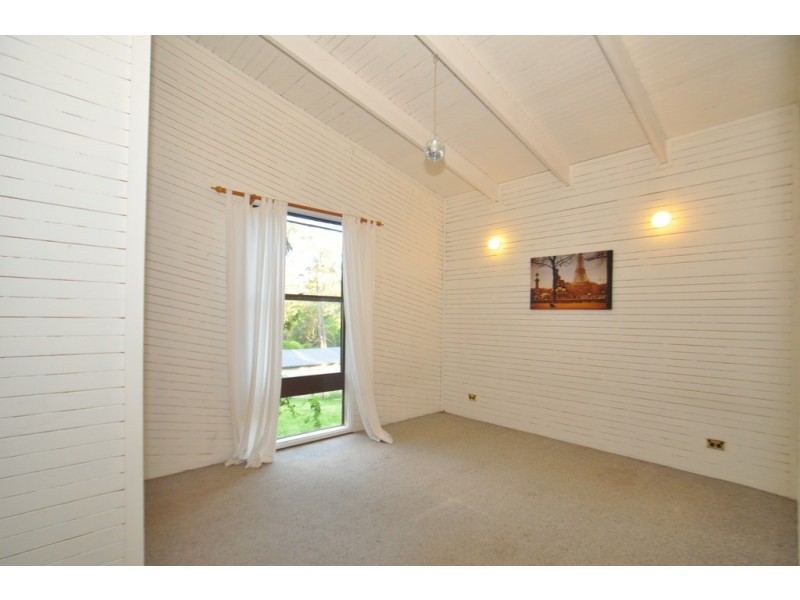 408 Avoca Drive, Green Point NSW 2251