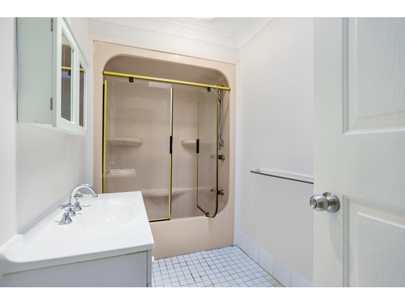 13 Algwen Road, North Gosford NSW 2250