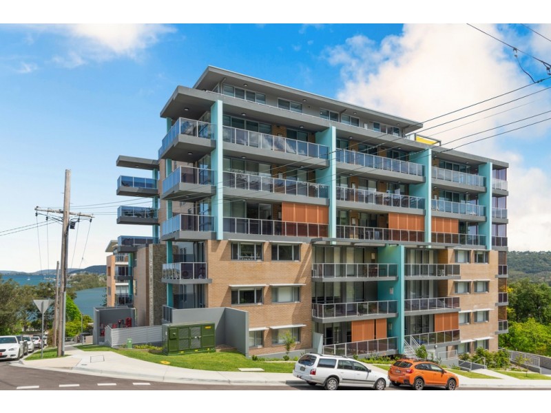 1/14-16 Batley Street, Gosford NSW 2250