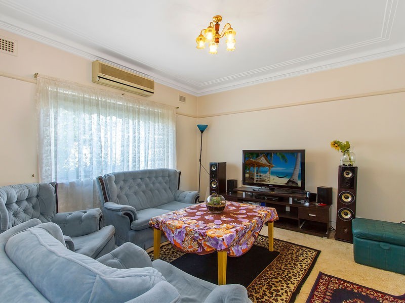 80 Glennie Street, Wyoming NSW 2250