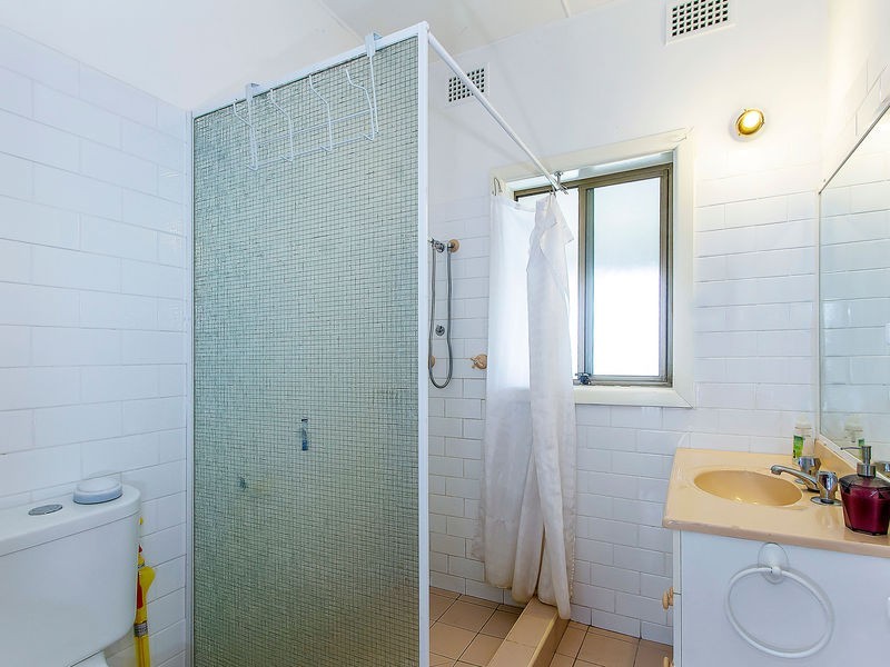 80 Glennie Street, Wyoming NSW 2250