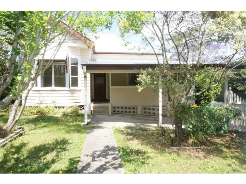 11 Duke Street, Point Frederick NSW 2250