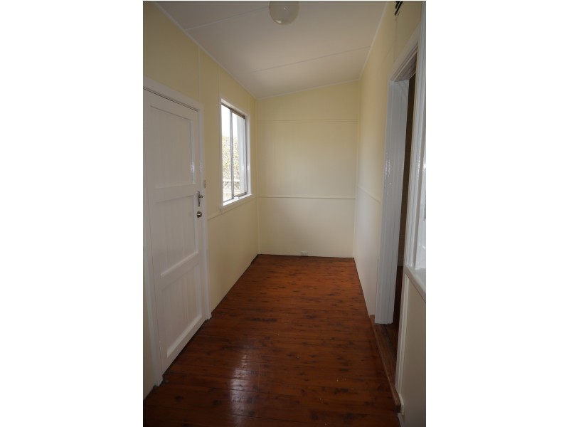 11 Duke Street, Point Frederick NSW 2250