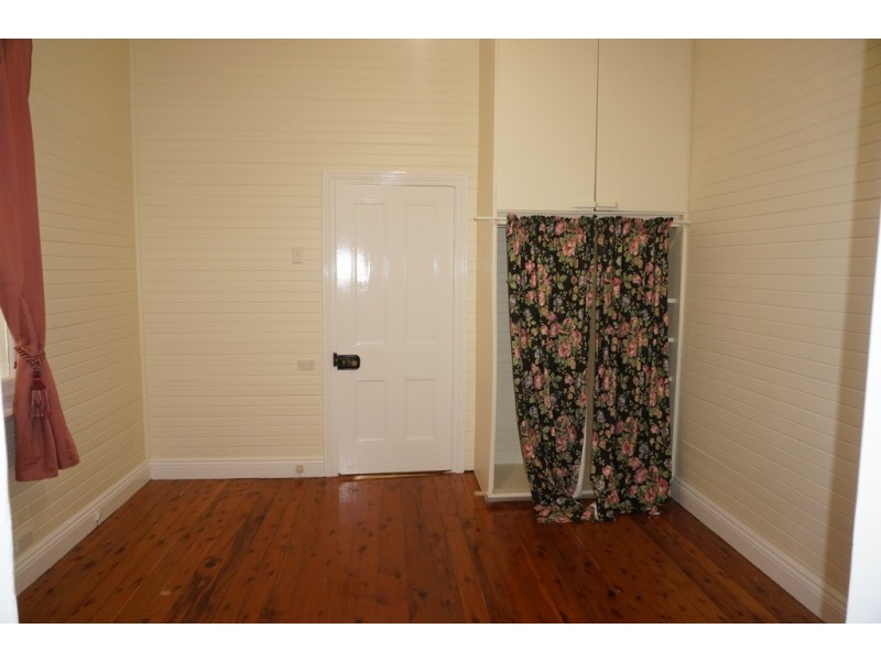 11 Duke Street, Point Frederick NSW 2250