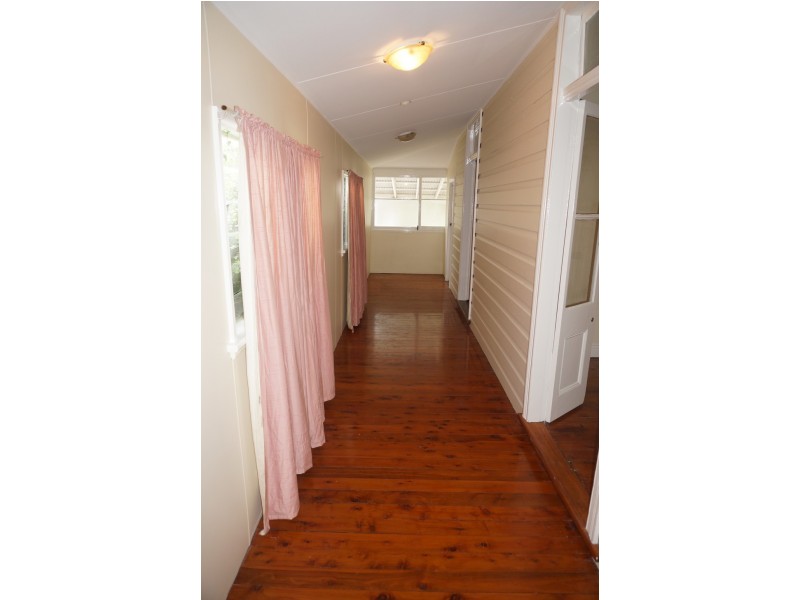 11 Duke Street, Point Frederick NSW 2250