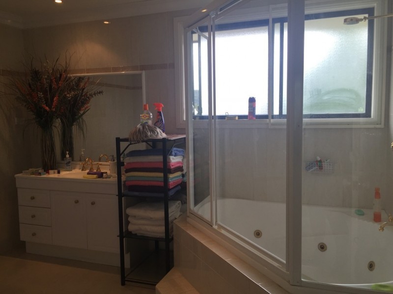 31/2 Adcock Avenue, West Gosford NSW 2250