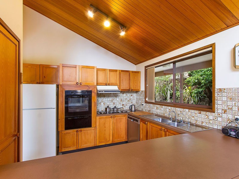 2 Greenslope Drive, Green Point NSW 2251