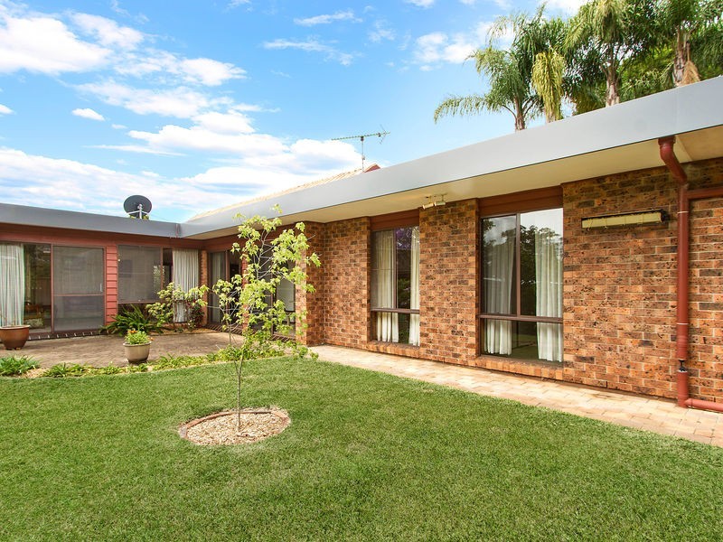 2 Greenslope Drive, Green Point NSW 2251