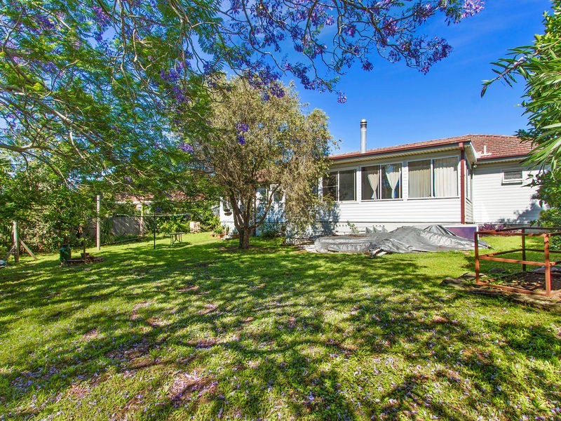 25 Eulalia Avenue, Point Frederick NSW 2250