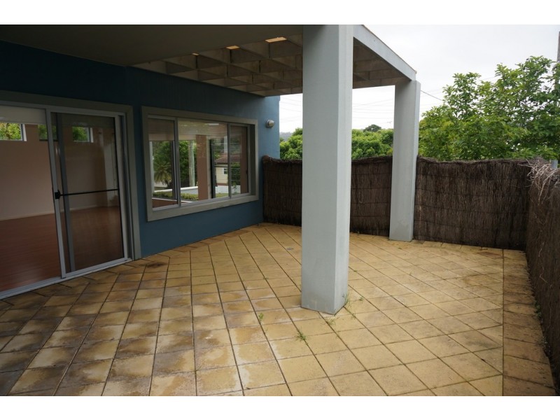 1/11 Moore Street, West Gosford NSW 2250