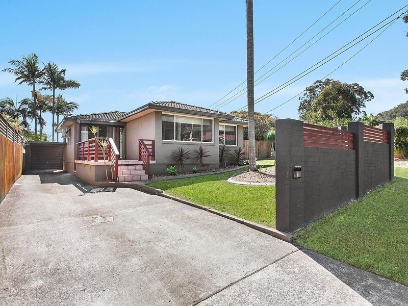 1 Edgewater Avenue, Green Point NSW 2251