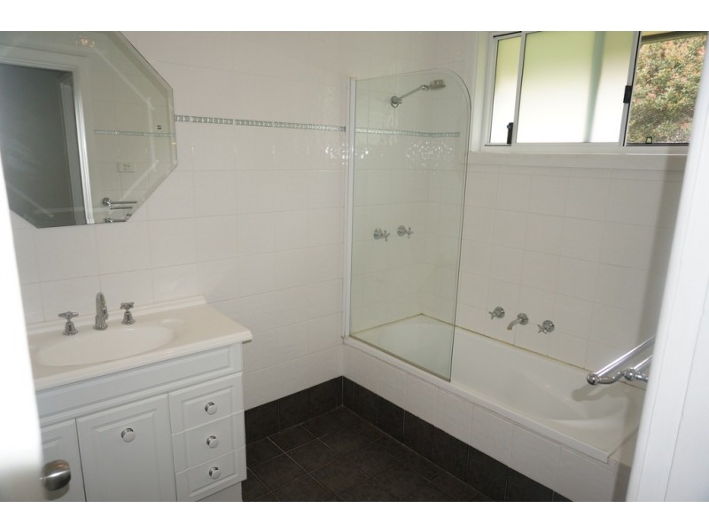 1 Edgewater Avenue, Green Point NSW 2251