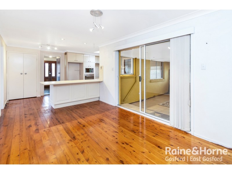 35 Beaumont Avenue, Wyoming NSW 2250