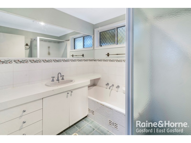 35 Beaumont Avenue, Wyoming NSW 2250