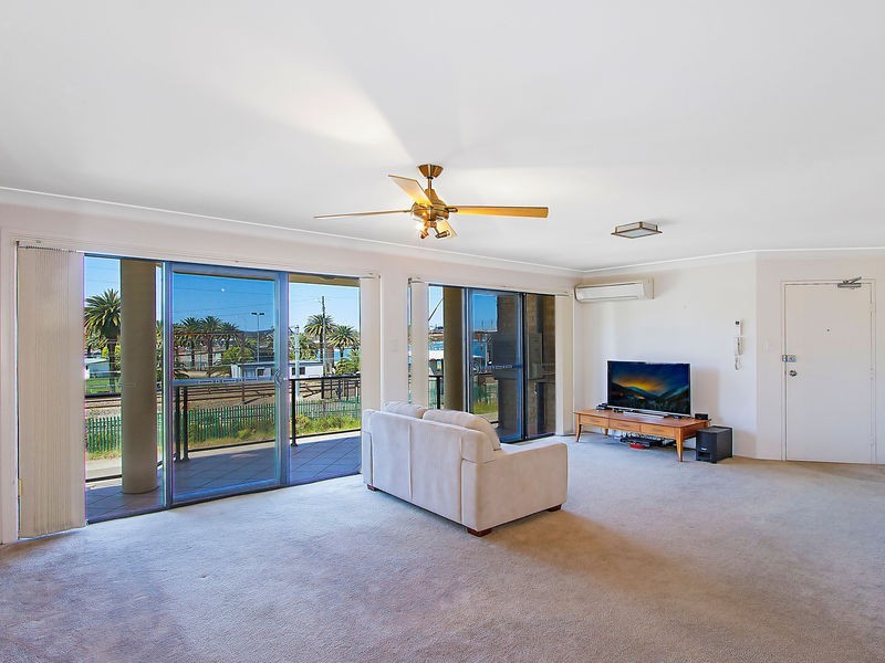 9/11 Riou Street, Gosford NSW 2250