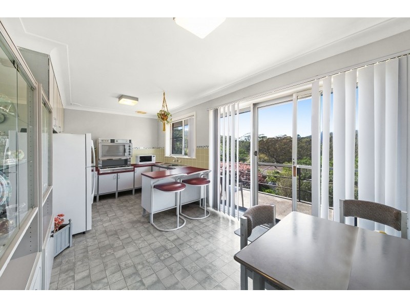 12 Booth Street, Wyoming NSW 2250