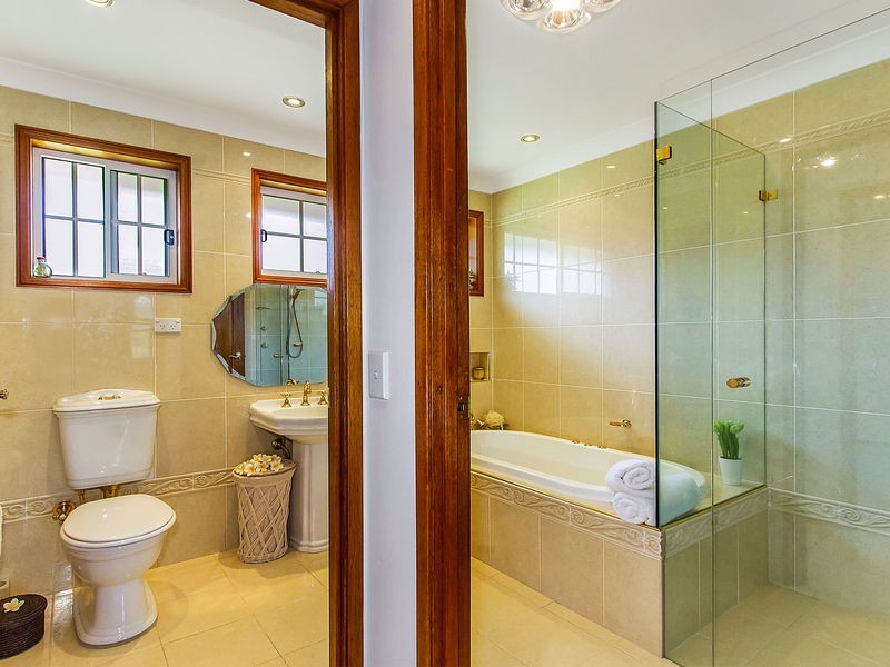 6 Pierce Street, Niagara Park NSW 2250