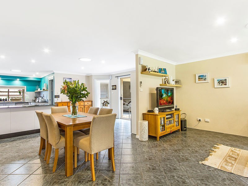 3 Rainbow Close, Lisarow NSW 2250