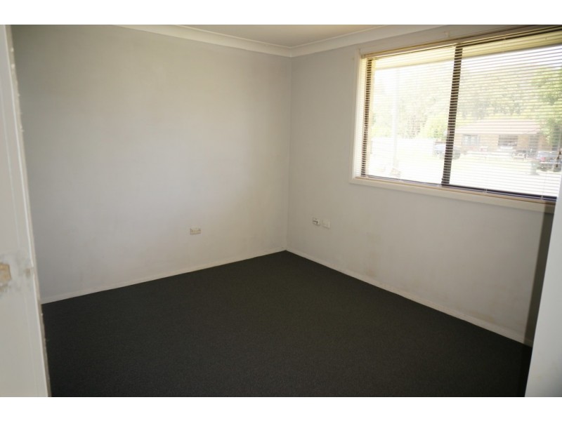 15 Roselands Avenue, Wyoming NSW 2250