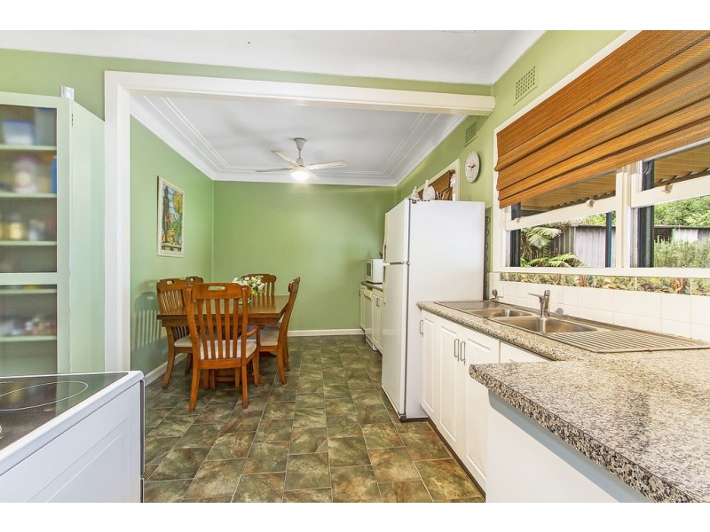 10 Glencoe Avenue, Wyoming NSW 2250