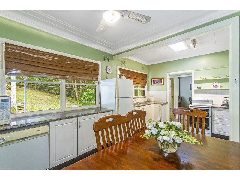 10 Glencoe Avenue, Wyoming NSW 2250